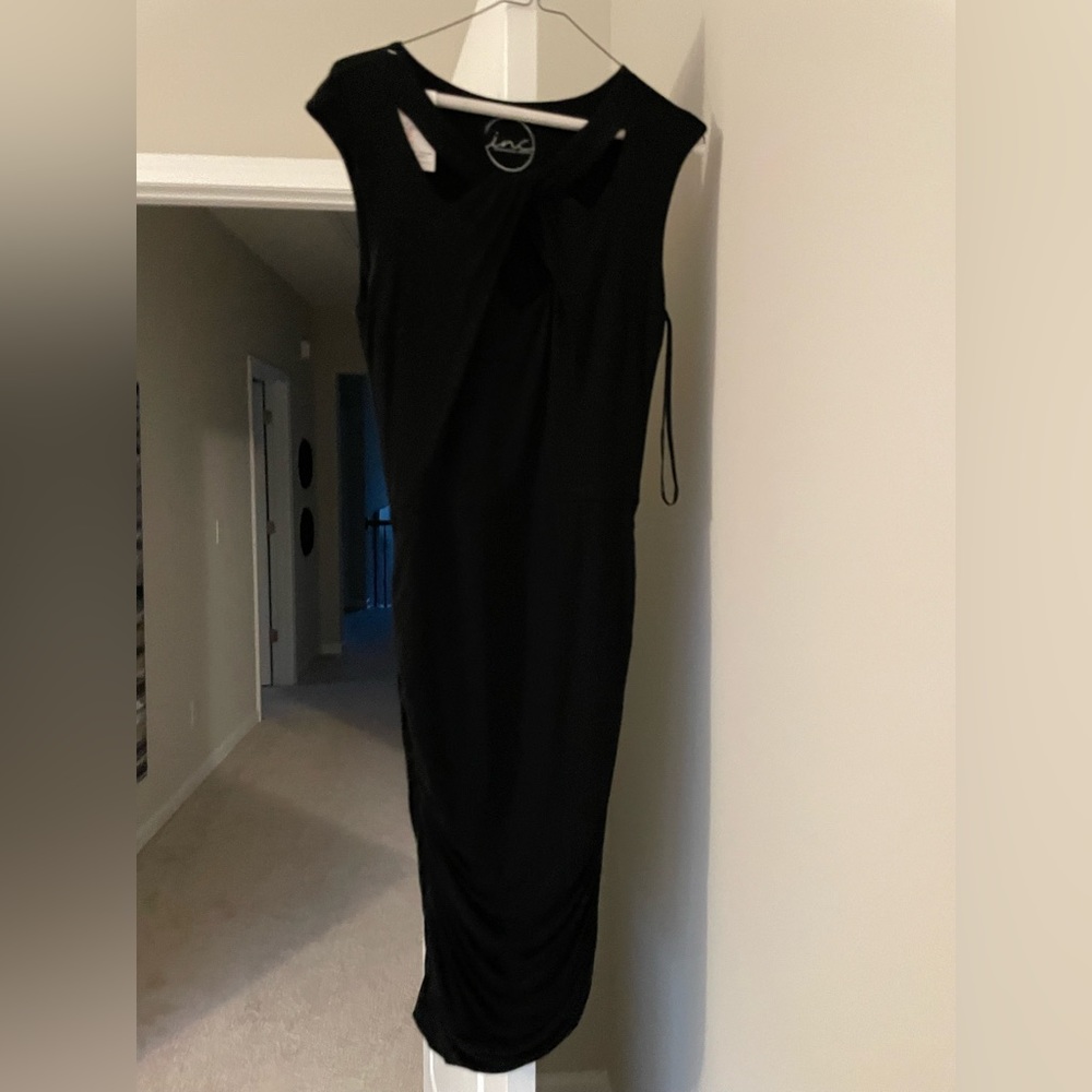 Fitted ruched Inc. Littke black dress! 🖤